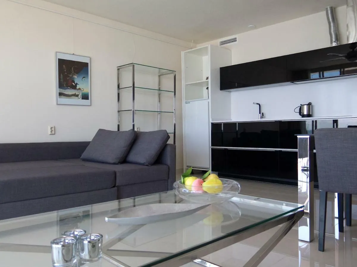 First Line Duplex Puerto Banus Sleeps 8 People Apartment Marbella